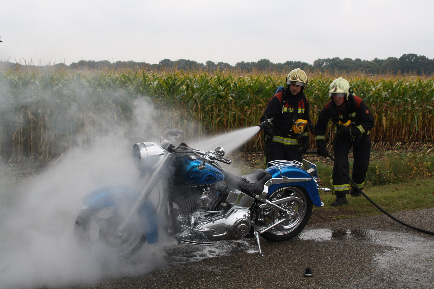 Harley Davidson vliegt in brand | Henk Brunink