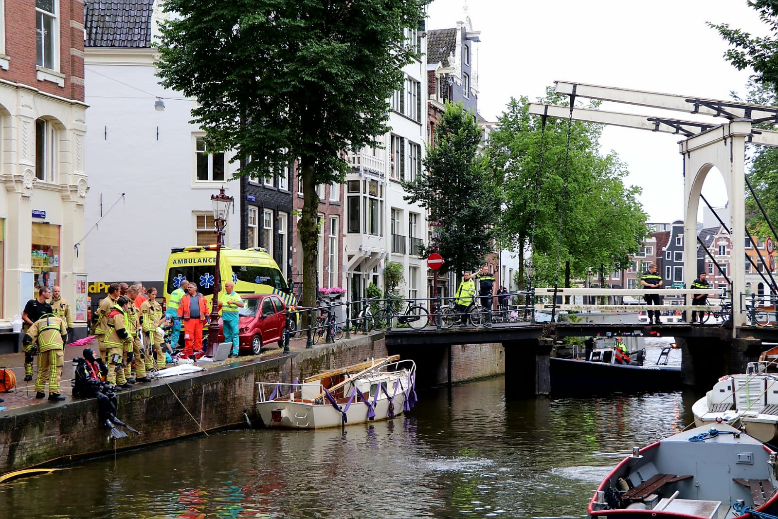 auto te water in Amsterdam
