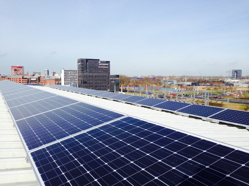 Foto van zonnepanelen op Euroborg | Essent