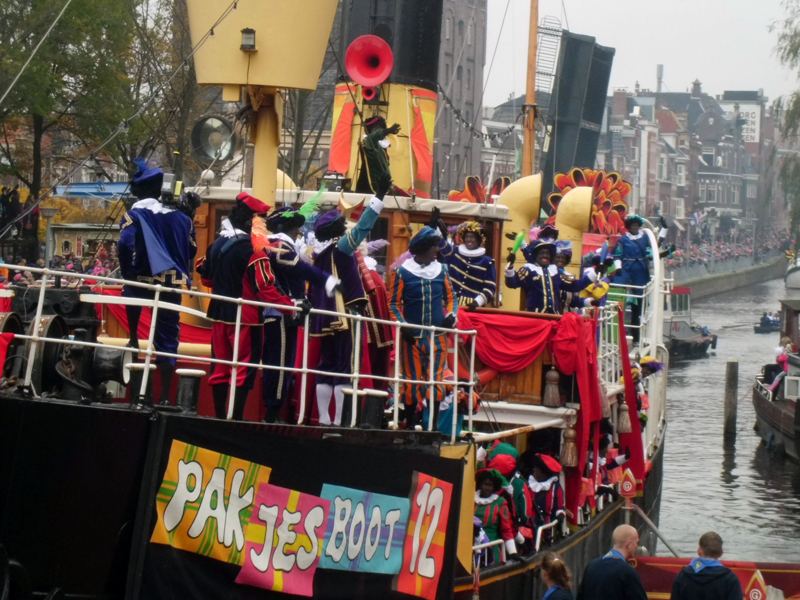 Foto van intocht Sinterklaas in Groningen | Bert van den Berg