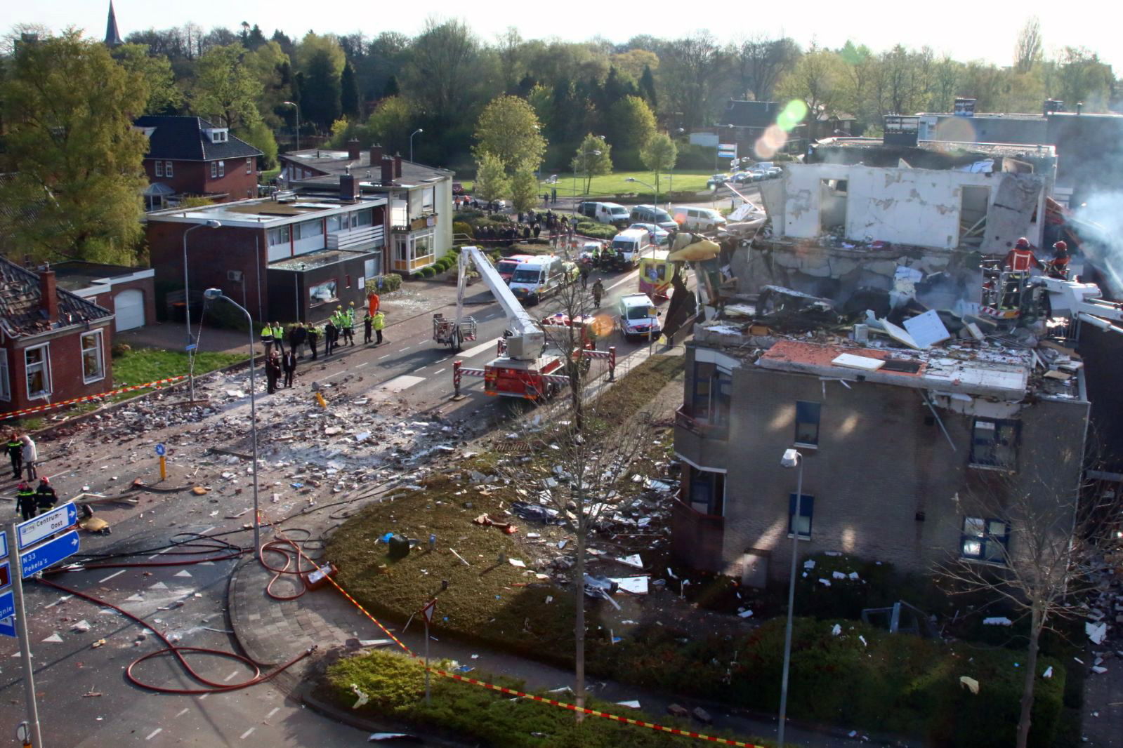 Zware explosie in appartementencomplex Veendam