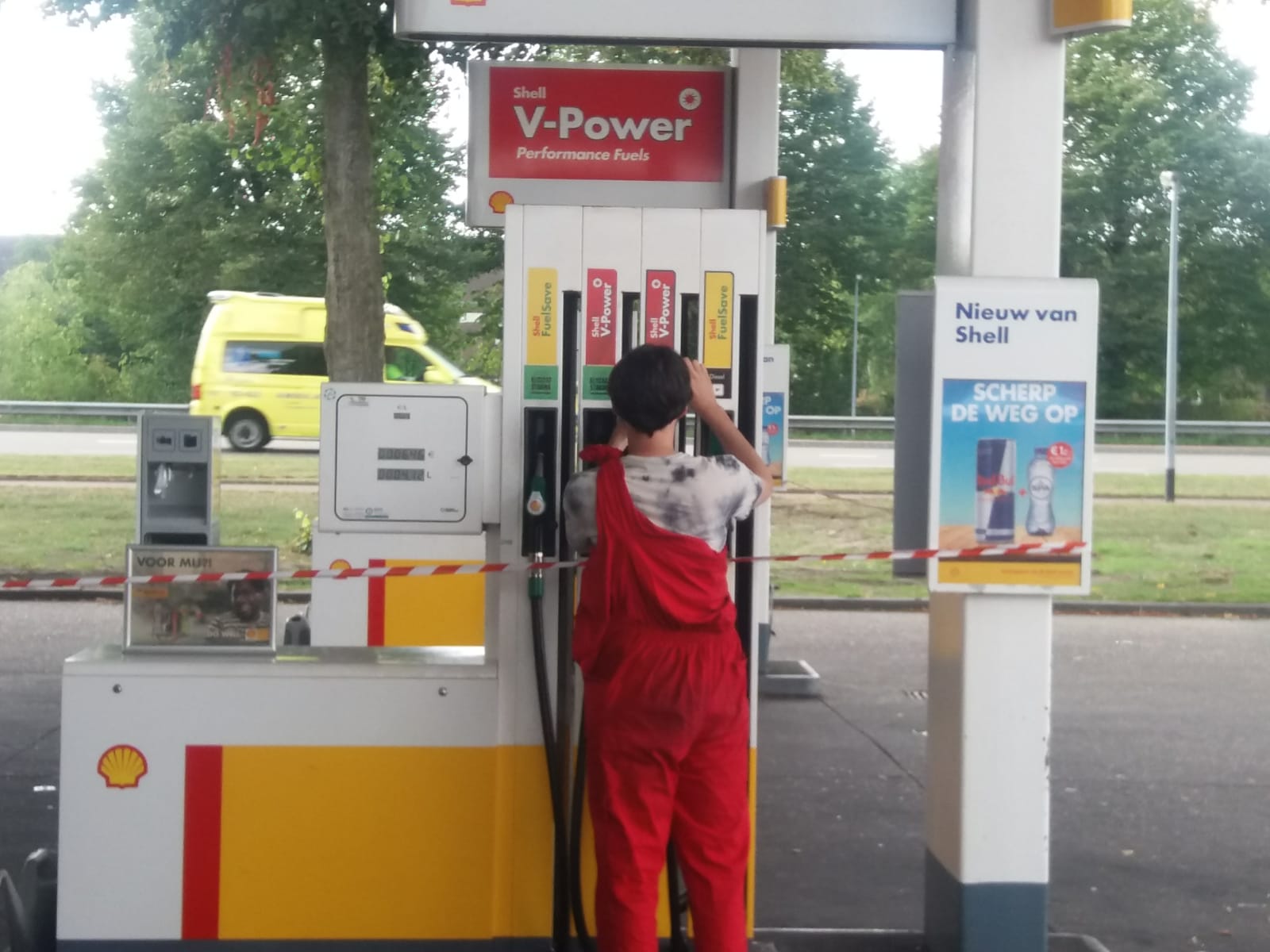 Bezetting Shell tankstation