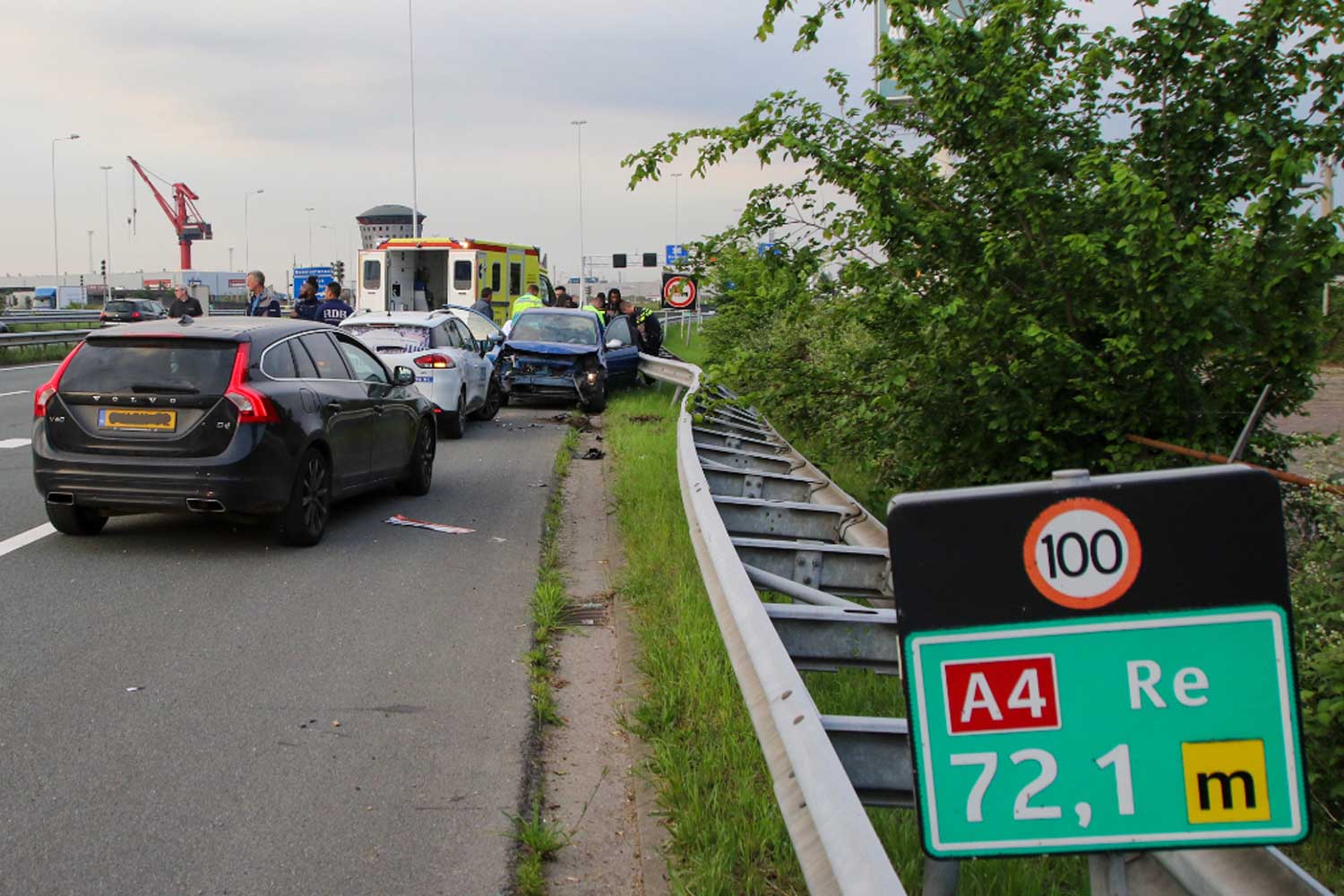 aanrijding-vangrail-snelweg