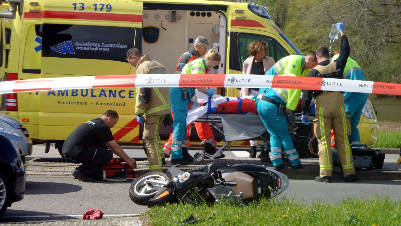 Ajax speler Dijks raakt betrokken bij ongeval in Amstelveen