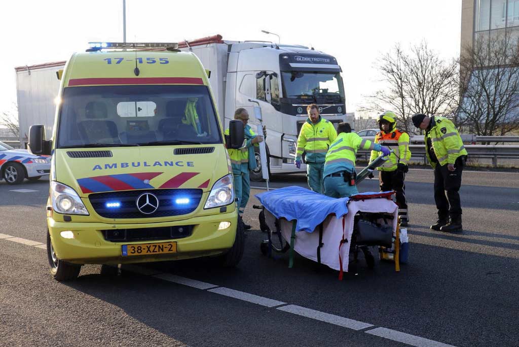 Motorrijder gewond bij ongeval A20