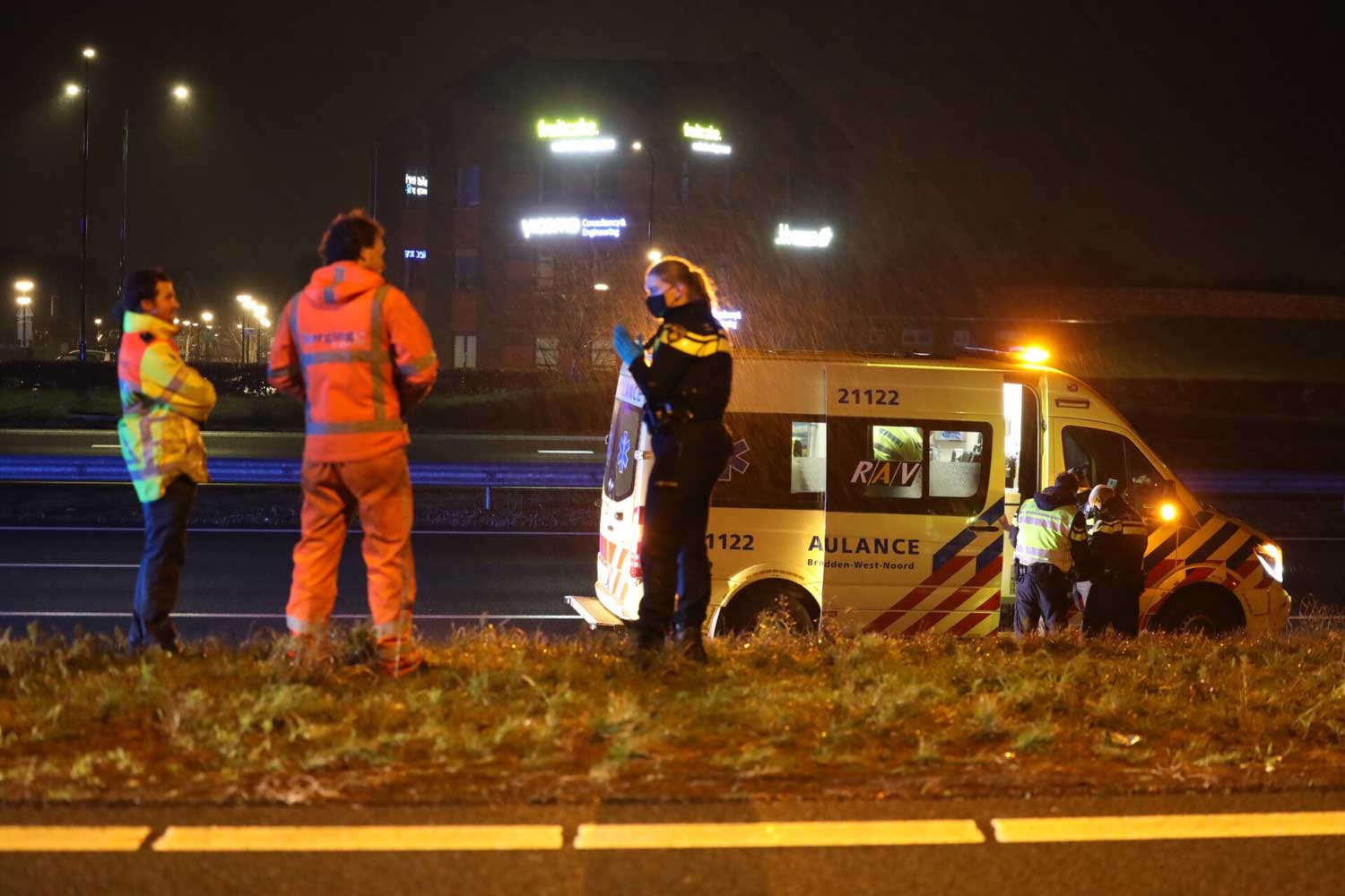 ambu-donker-snelweg