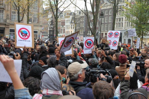 Foto van demonstratie tegen Zwarte Piet | BON