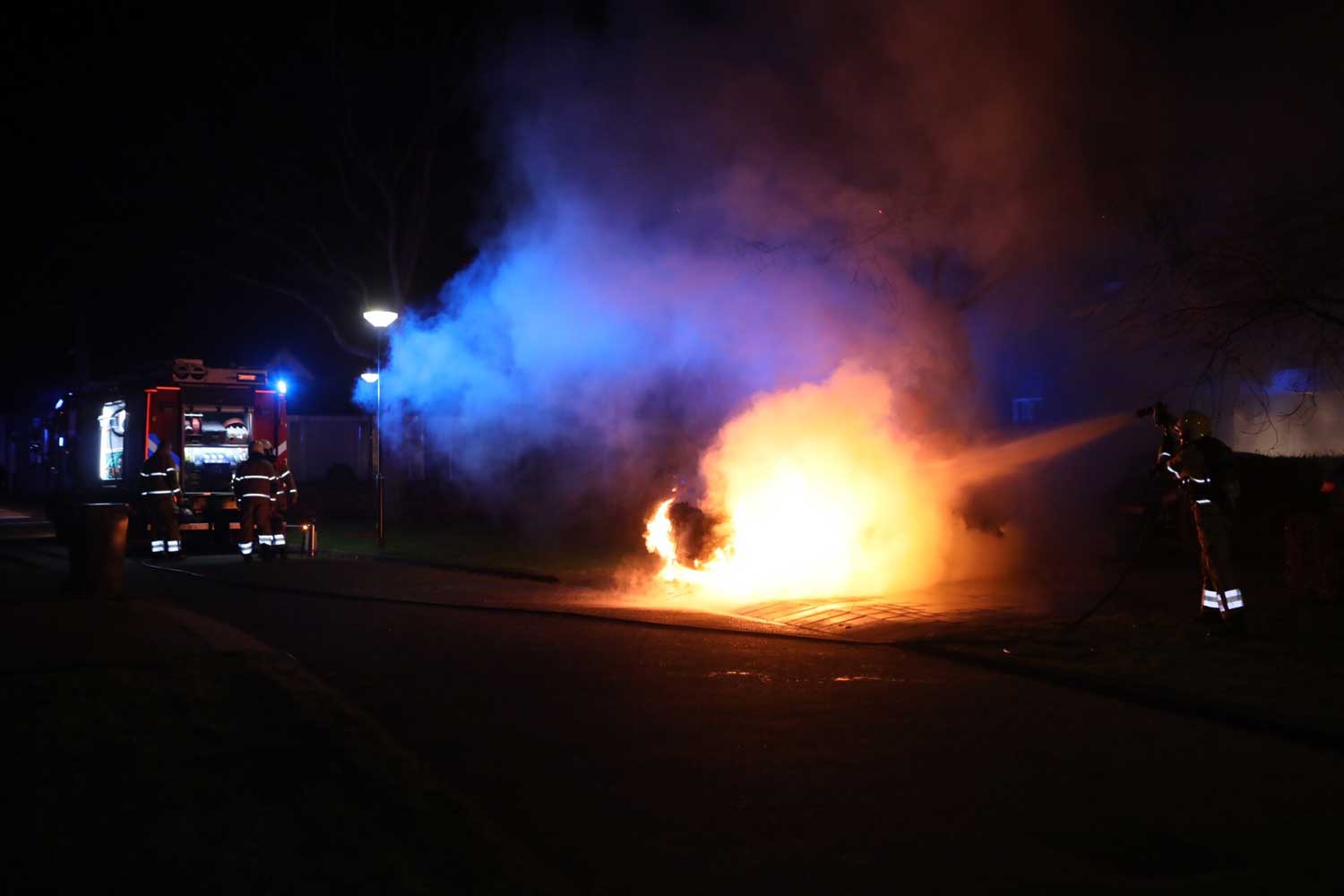 autobrand-zwaailicht-brandweer