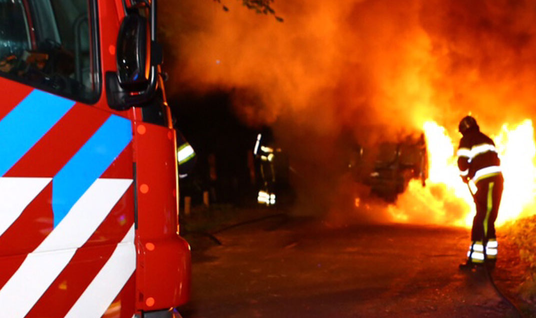 Dode in brandende auto aangetroffen in Lelystad
