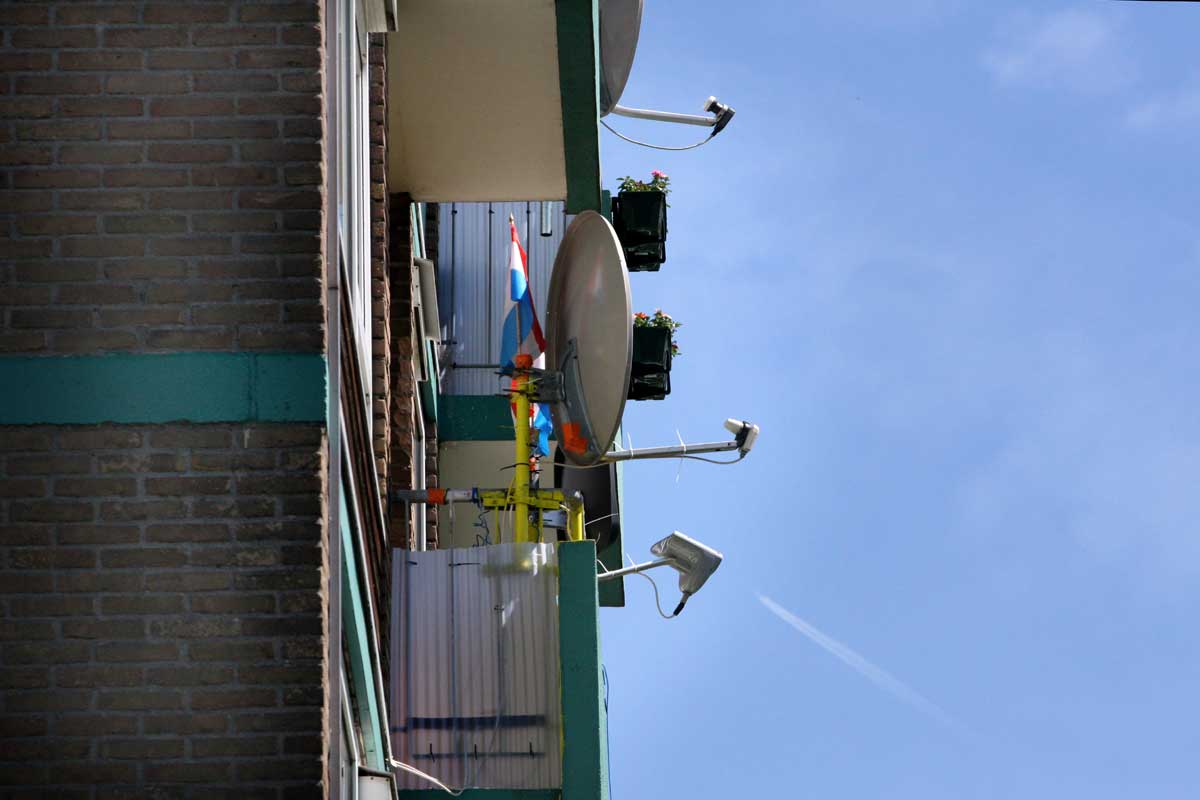 Woningcorporatie sluit balkons van 273 woningen Leeuwarden af uit voorzorg