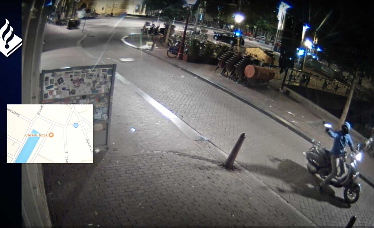 Politie toont video 'klungelige' schutter Amsterdamse coffeeshop