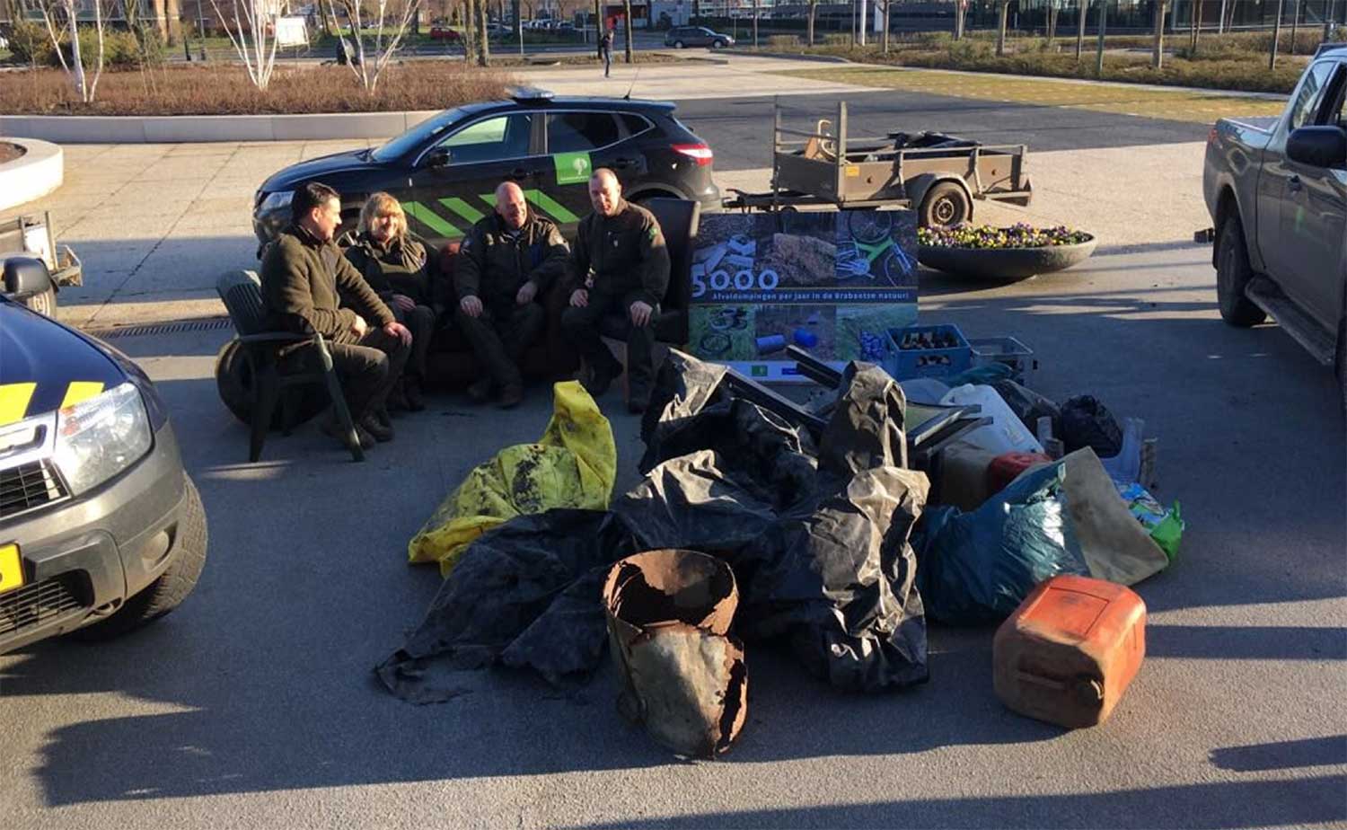Boze boswachters dumpen dumpafval bij provinciehuis Den Bosch