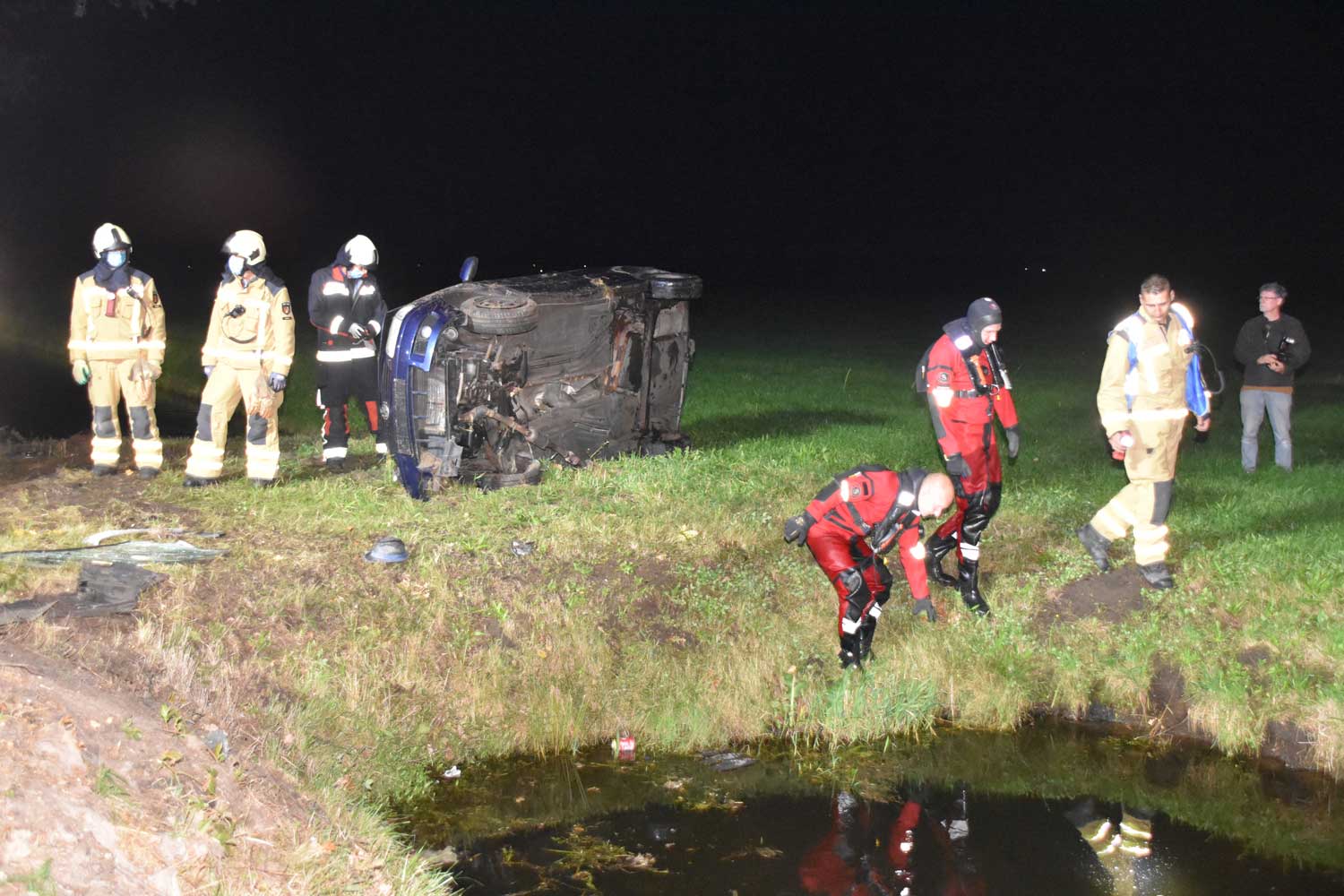 brandweer-duikers-gekanteld