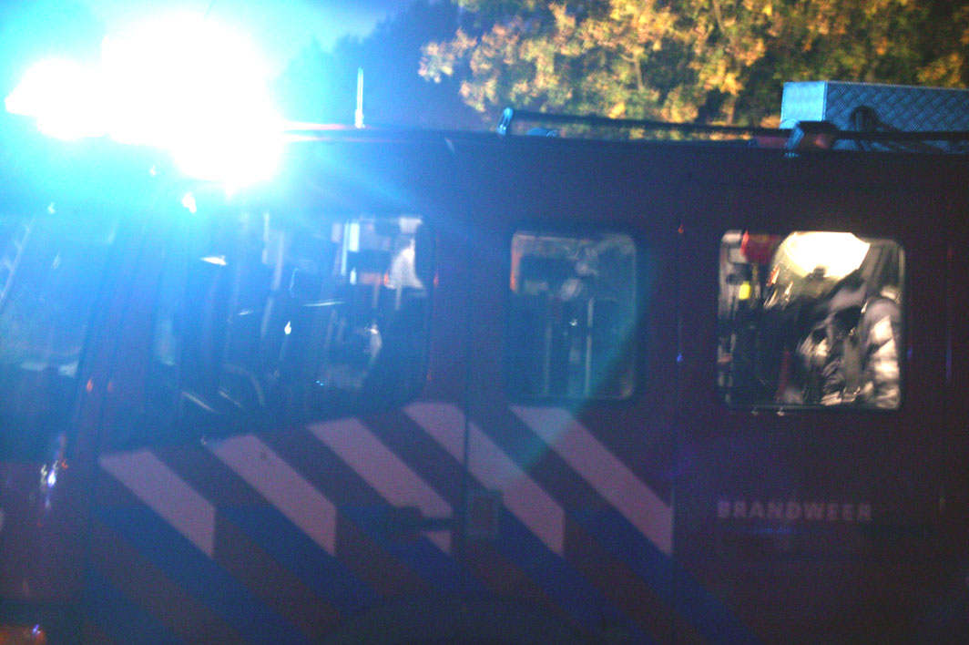 Twee brandweermannen gewond na slippartij met brandweerauto