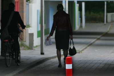 Criminaliteit-vrouw-tas-tunnel-donker