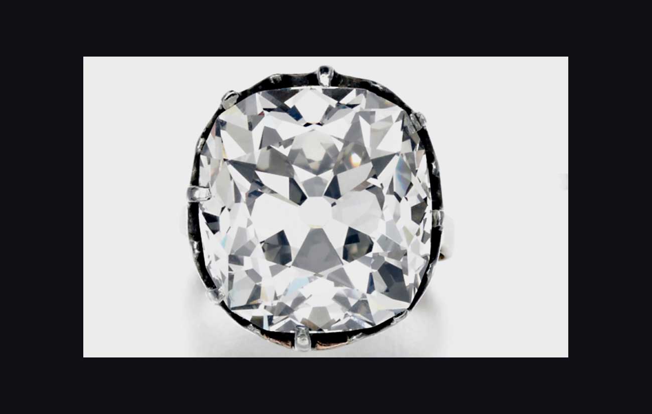 Op rommelmarkt gekochte diamanten 'toneelring' blijkt fortuin waard