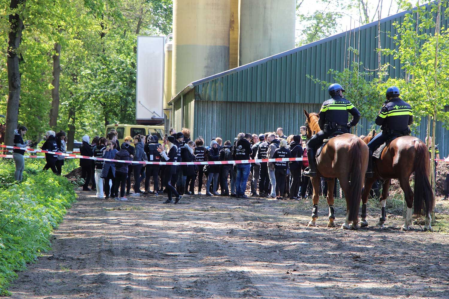 dierenactivisten-varkensboerderij