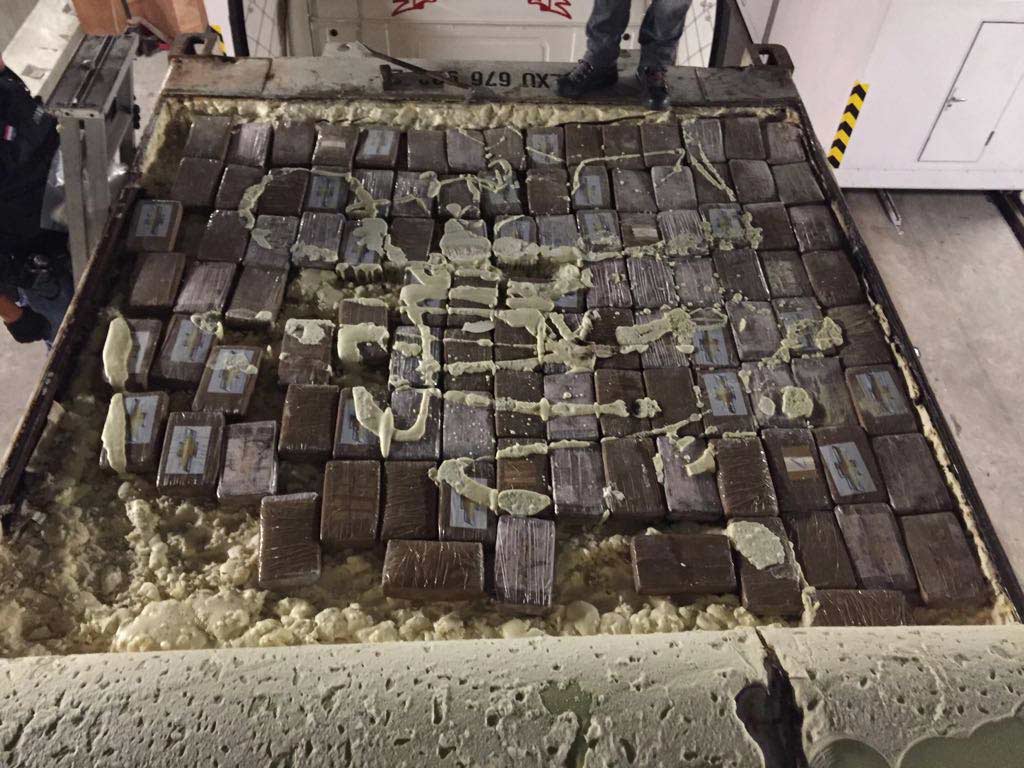 107 kilo cocaïne in plafond container 