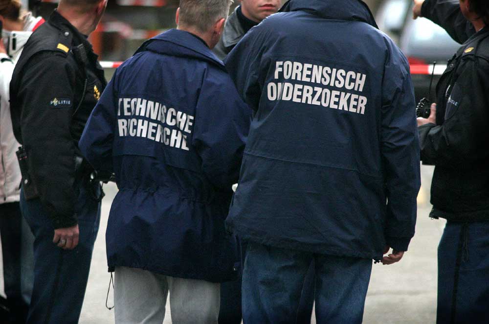 Foto van forensisch onderzoek rond woning | Archief EHF