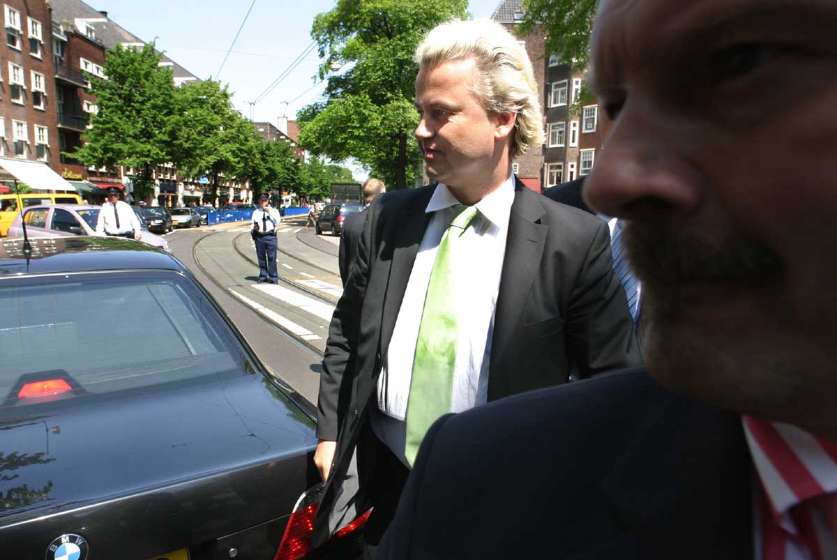 Foto van Wilders met beveiliging | Archief EHF