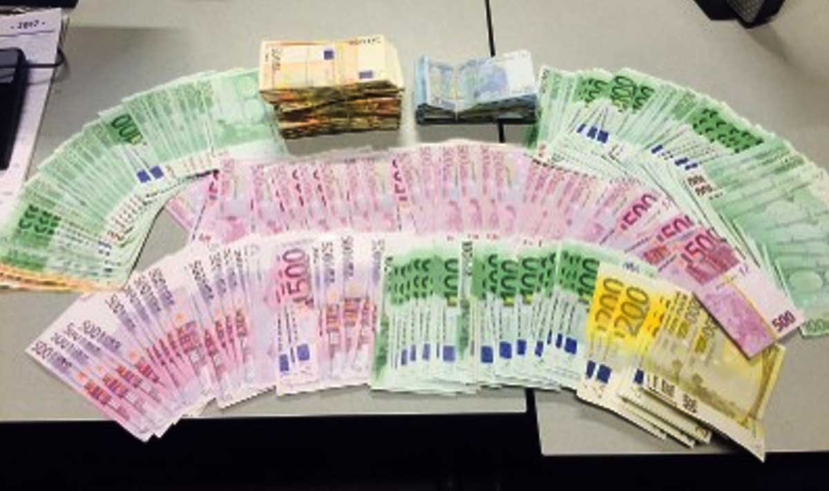 Preventief fouilleren leidt naar ‘bankgebouw’ met 66.000 euro aan cash