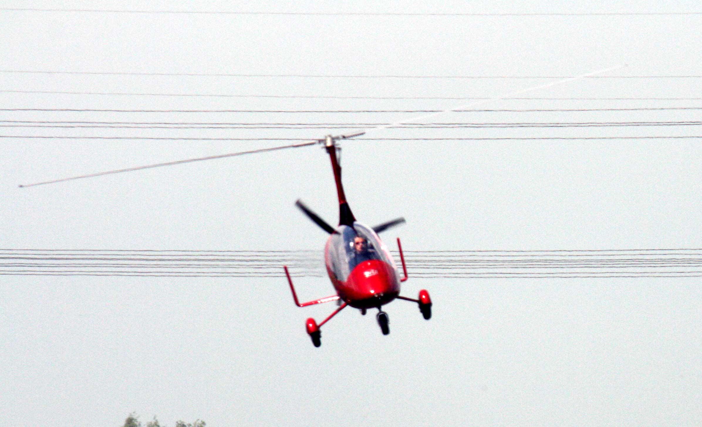 Gyrocopter maakt noodlanding in weiland bij Loosdrecht