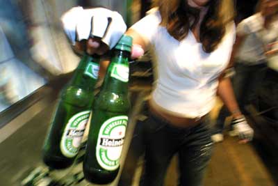 Foto van flesjes Heineken bier | Archief EHF