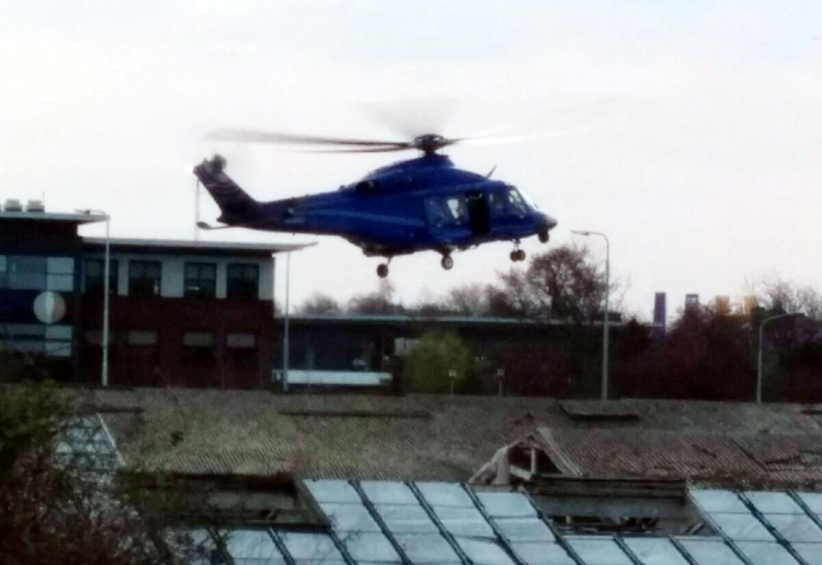Aalsmeerders opgeschikt door landing grote helikopter in woonwijk