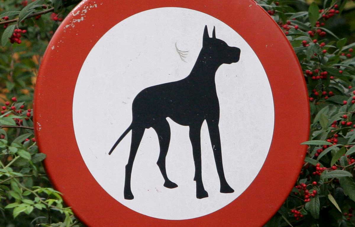 hond-dobermann-verbodsbord