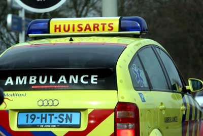 Foto van auto ambulance huisarts | Archief EHF