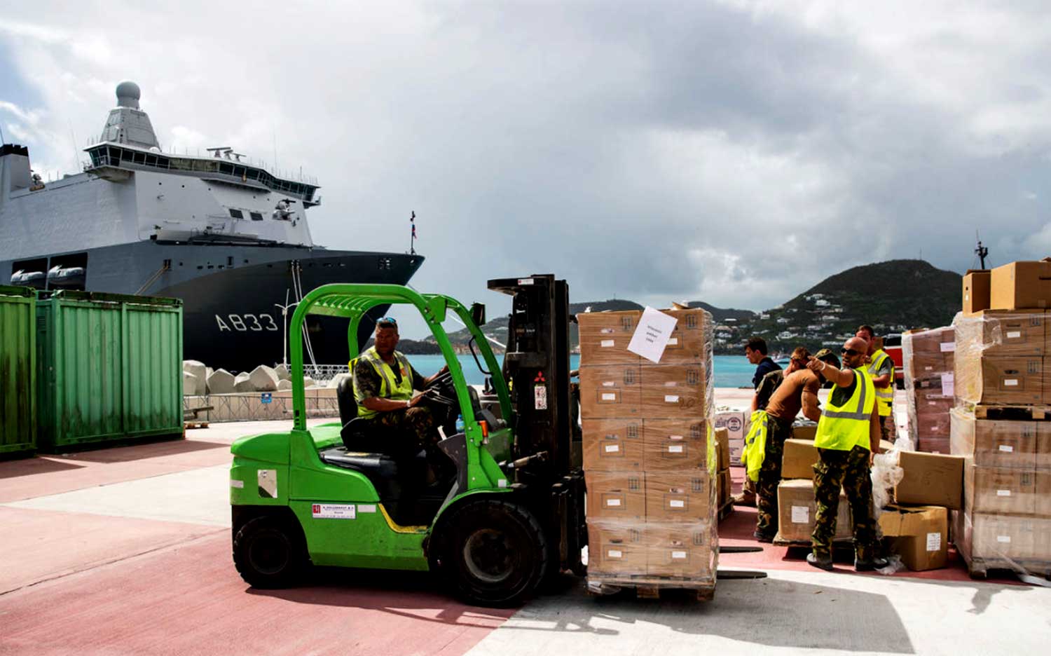 Miljoen kilo aan hulpgoederen gelost op kade in Sint Maarten