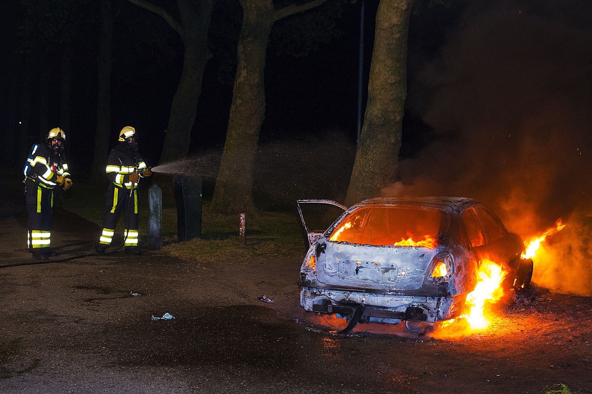 Auto volledig uitgebrand bij sportpark Molenwijk in Boxtel