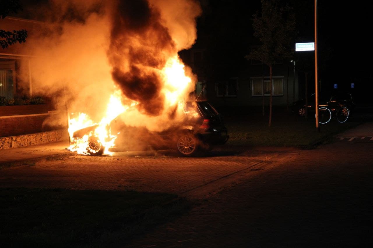 Autobrand aan de Irenelaan