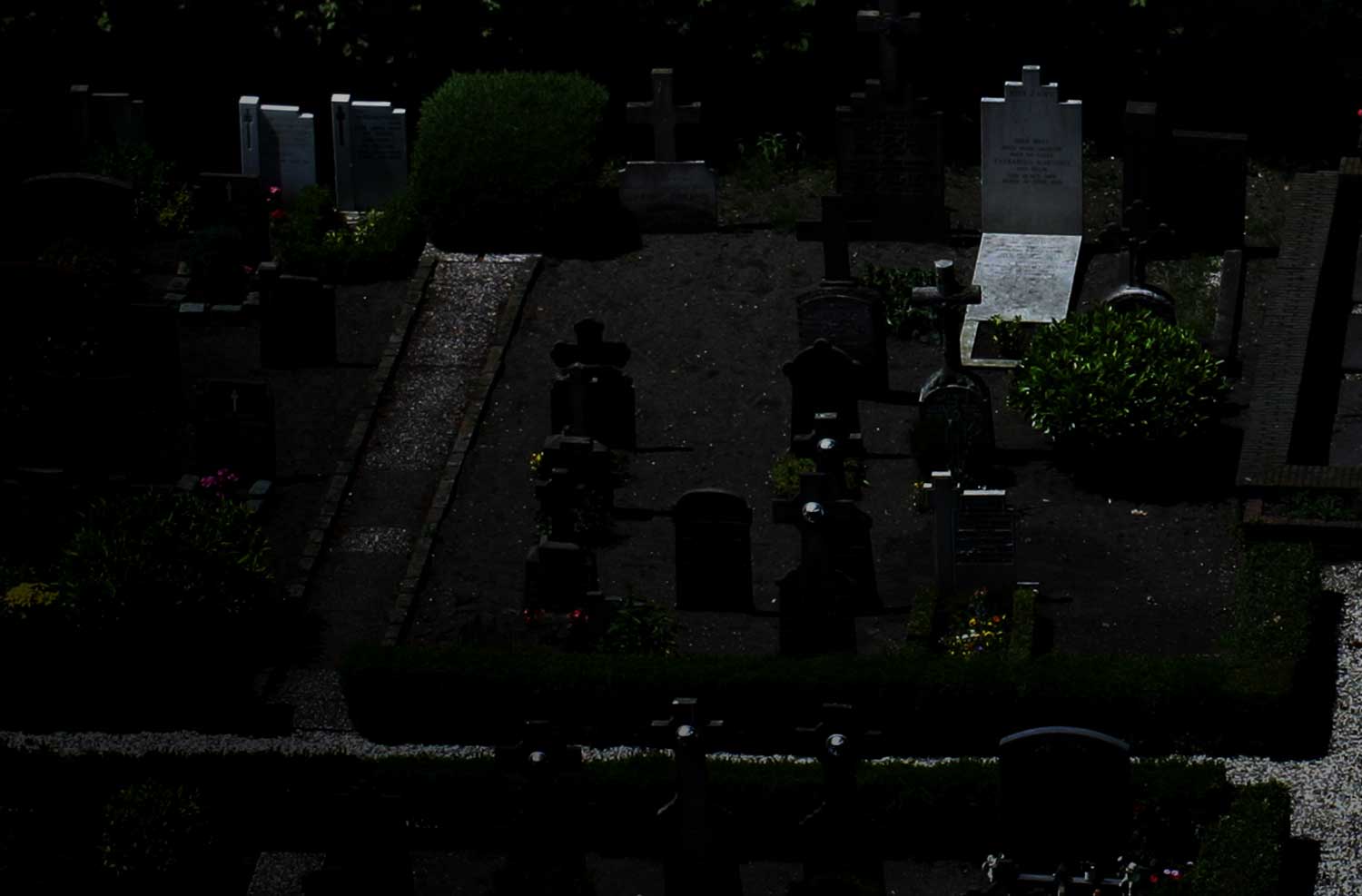 kerkhof-donker