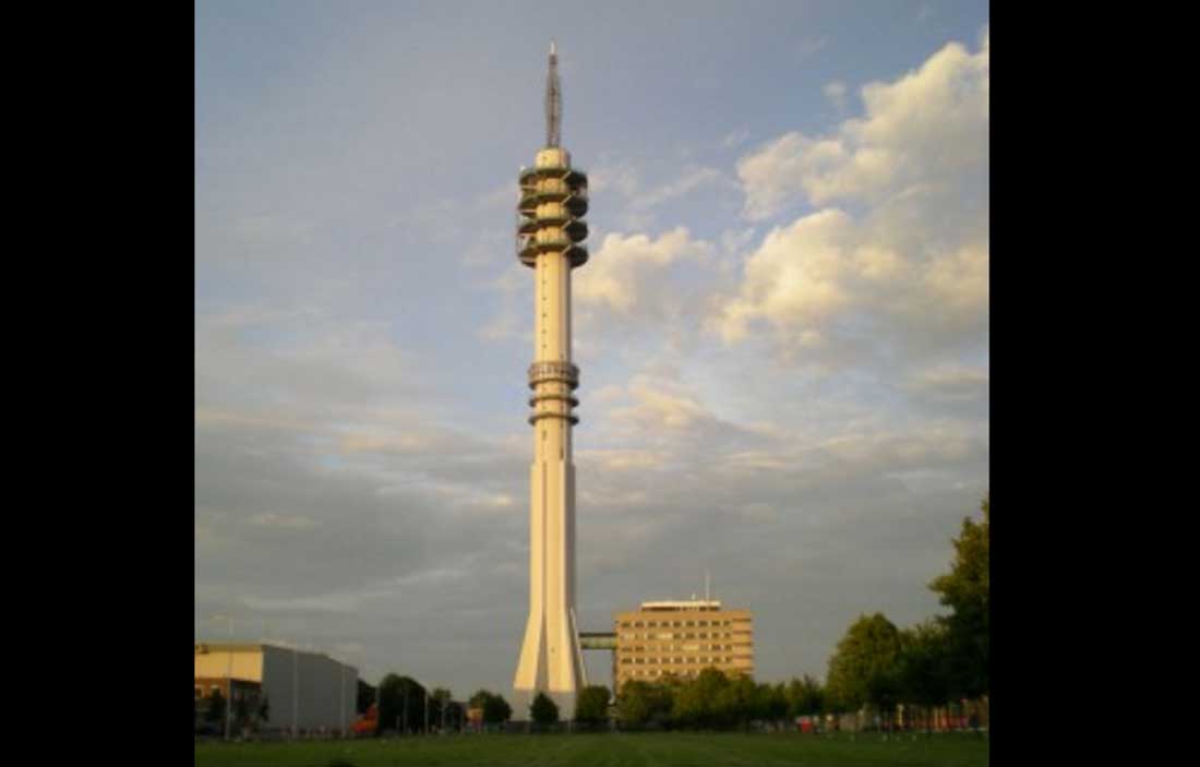 Rotterdamse zendmast weer in werking na brand