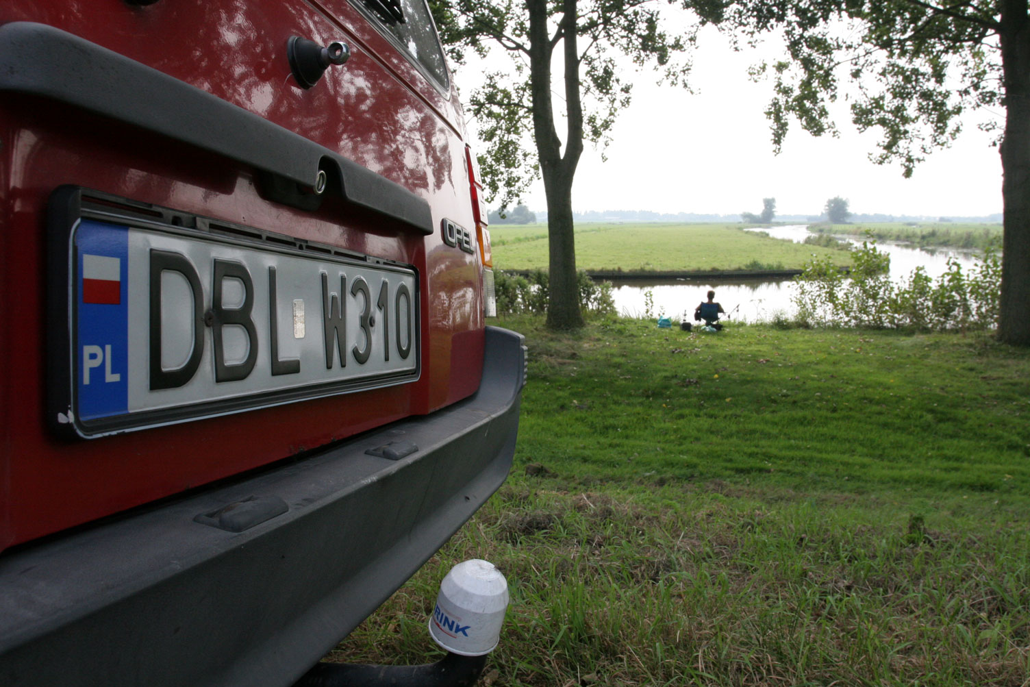 Foto van auto met Pools kenteken | Archief FBF.nl