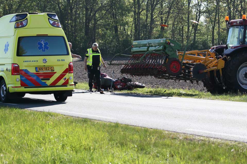 Motorrijder omgekomen bij ongeval met tractor