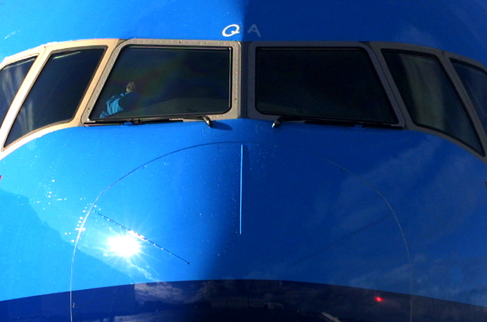 Foto van neus cockpit KLM vliegtuig | Archief EHF