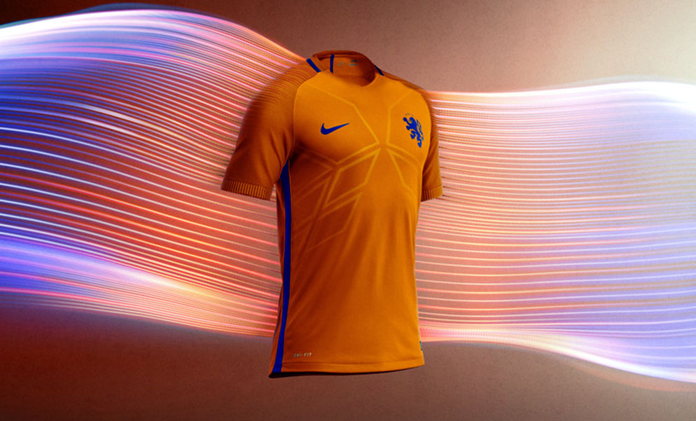 Oranje in nieuw Nike tenue