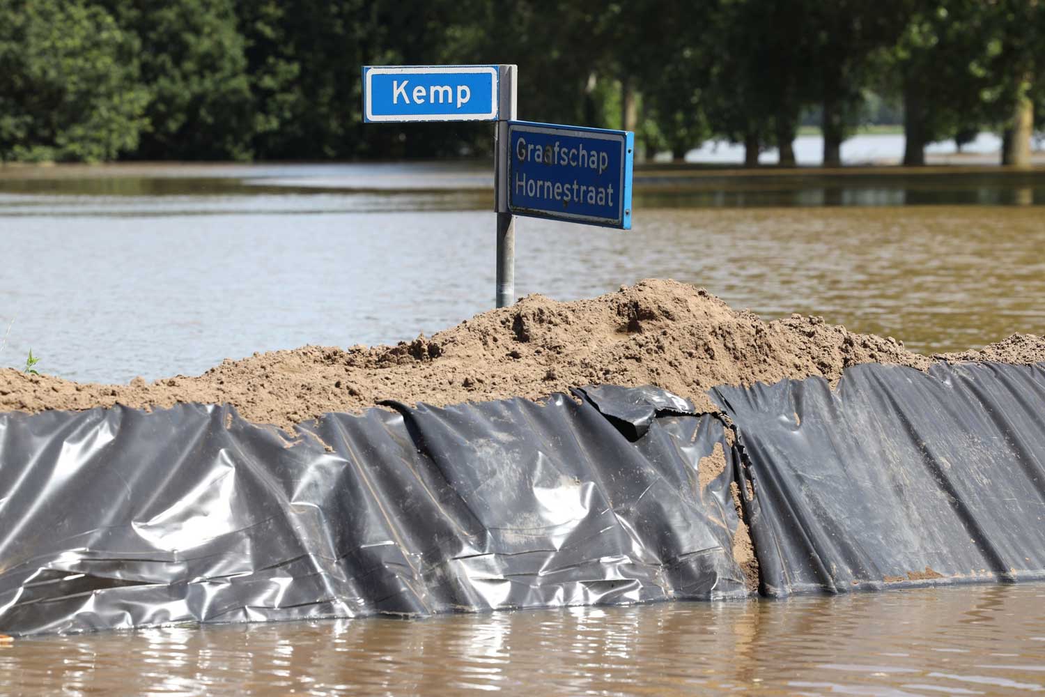 nooddijk-maas-overstroming