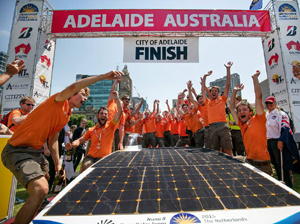 Nuon Solar Team wereldkampioen zonneracen in Australië