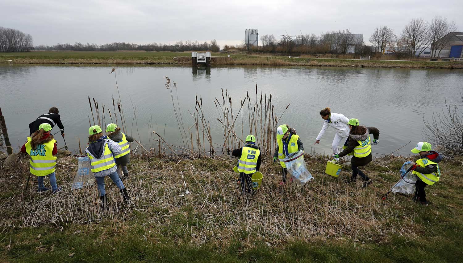 Nederland weer een stukje schoner door opruimen zwerfafval