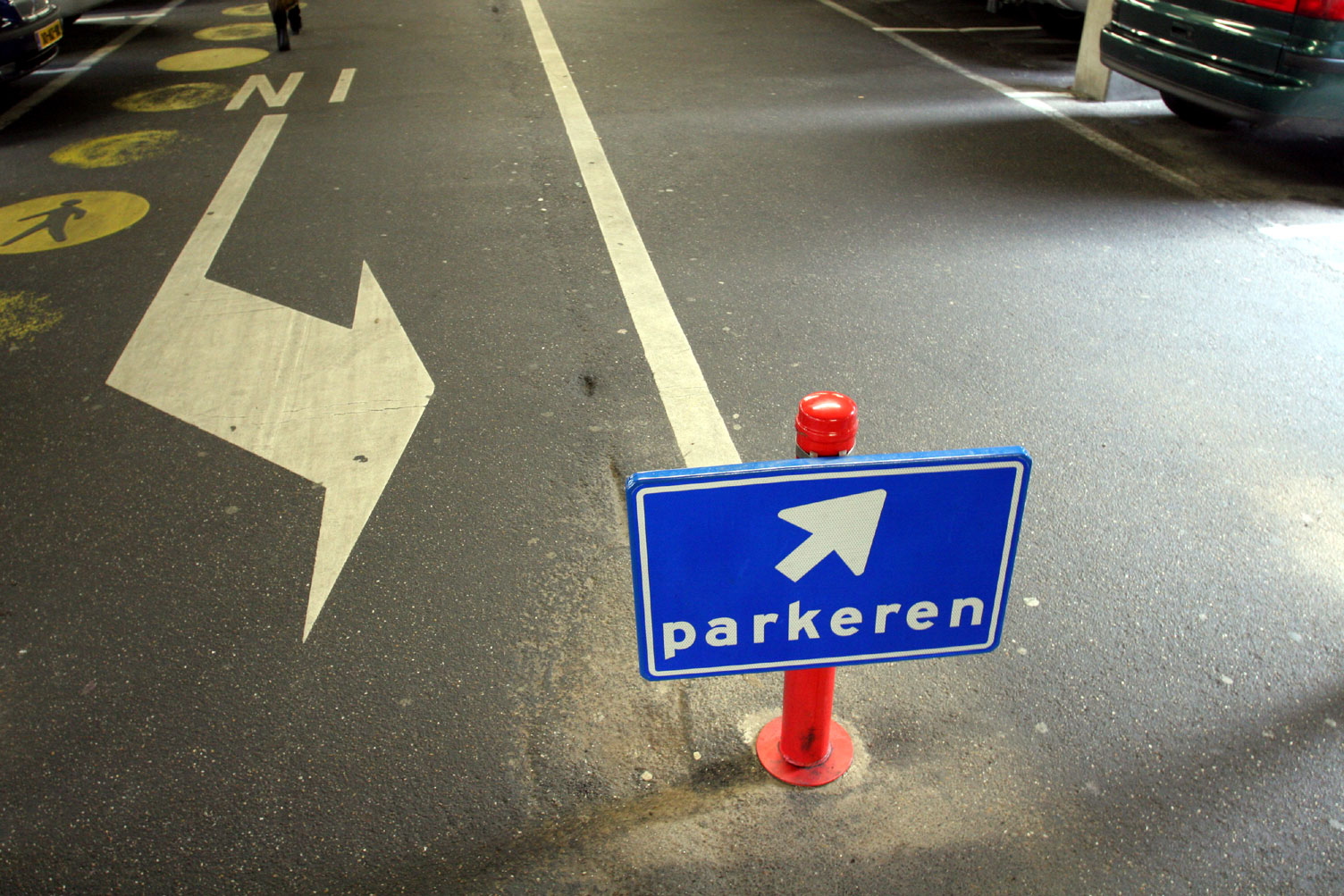 Man dood na beknelling in Utrechtse parkeergarage