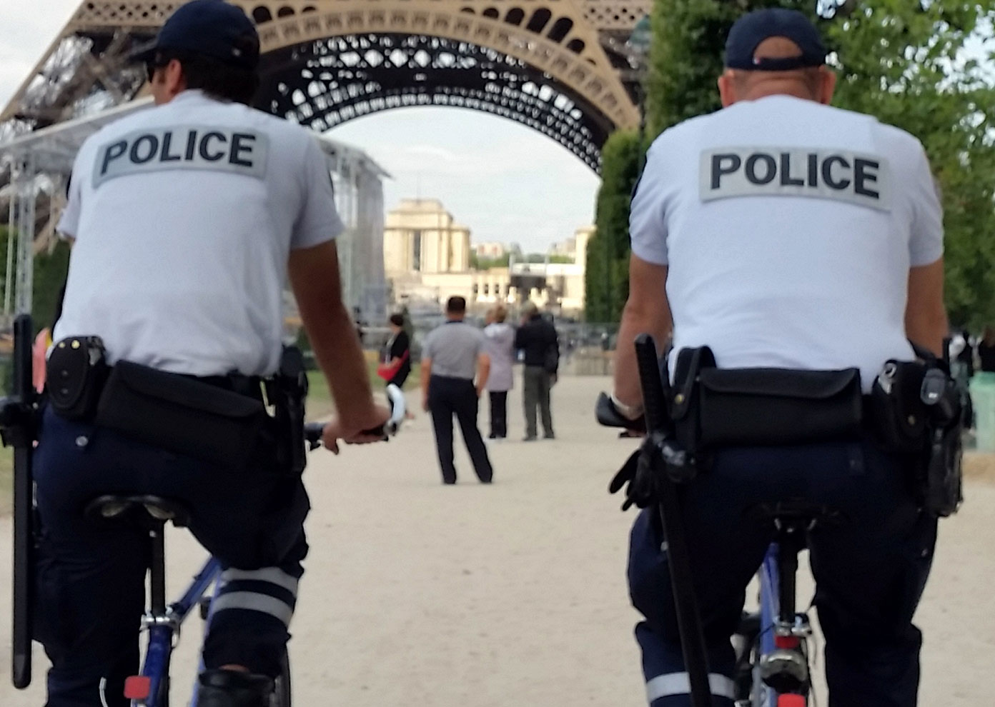 Groep Nederlandse ambtenaren in Parijs aangevallen