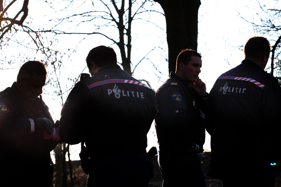 Foto van politie agenten tegenlicht | Archief EHF