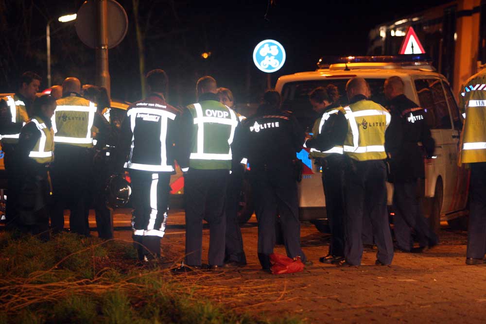 Foto van politie en brandweer in donker | Archief EHF