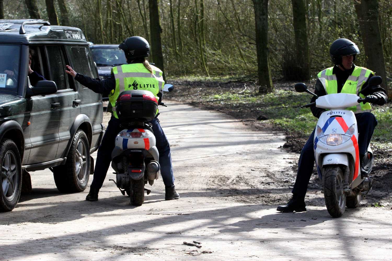 politie-scooter-bos