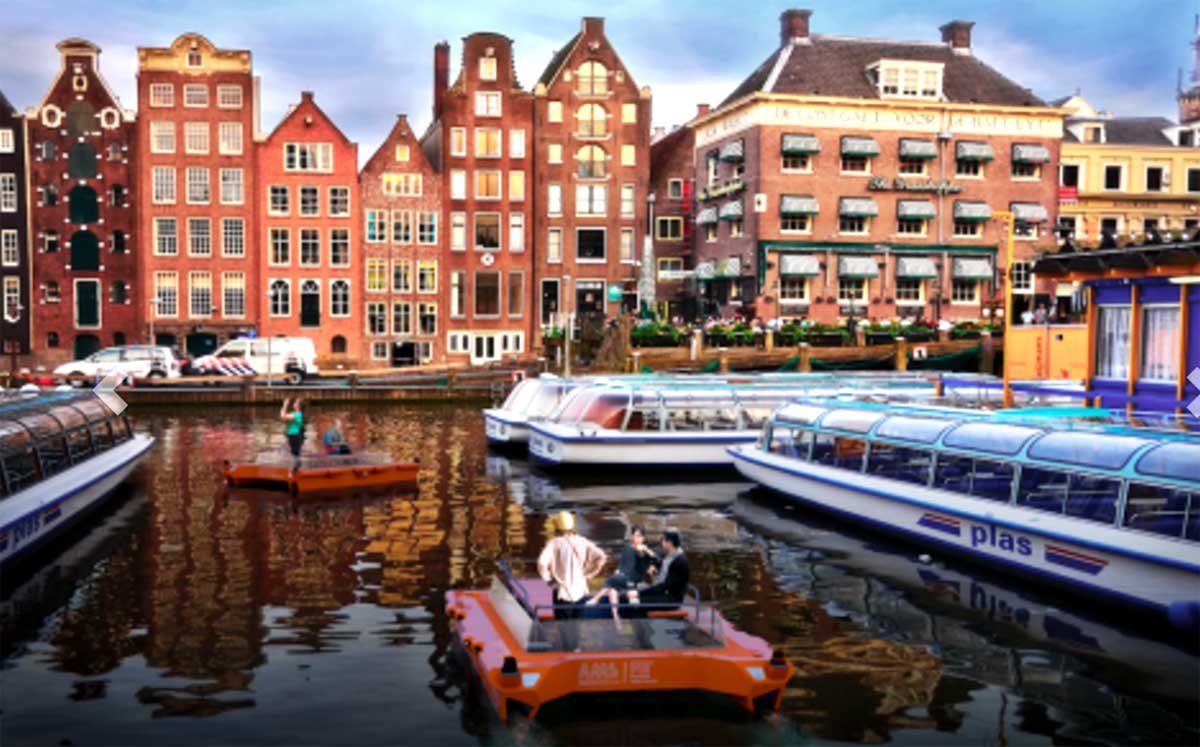 Onderzoek naar zelfsturende bootjes in Amsterdamse grachte