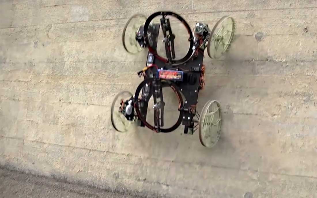 Robotwagentje kan verticaal tegen een muur oprijden