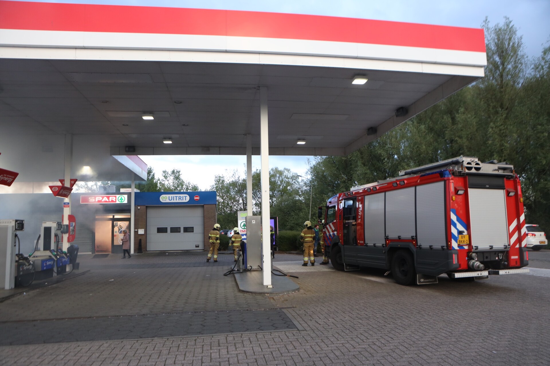 Rook uit shop tankstation